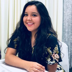 Meet your Posher, Beatriz